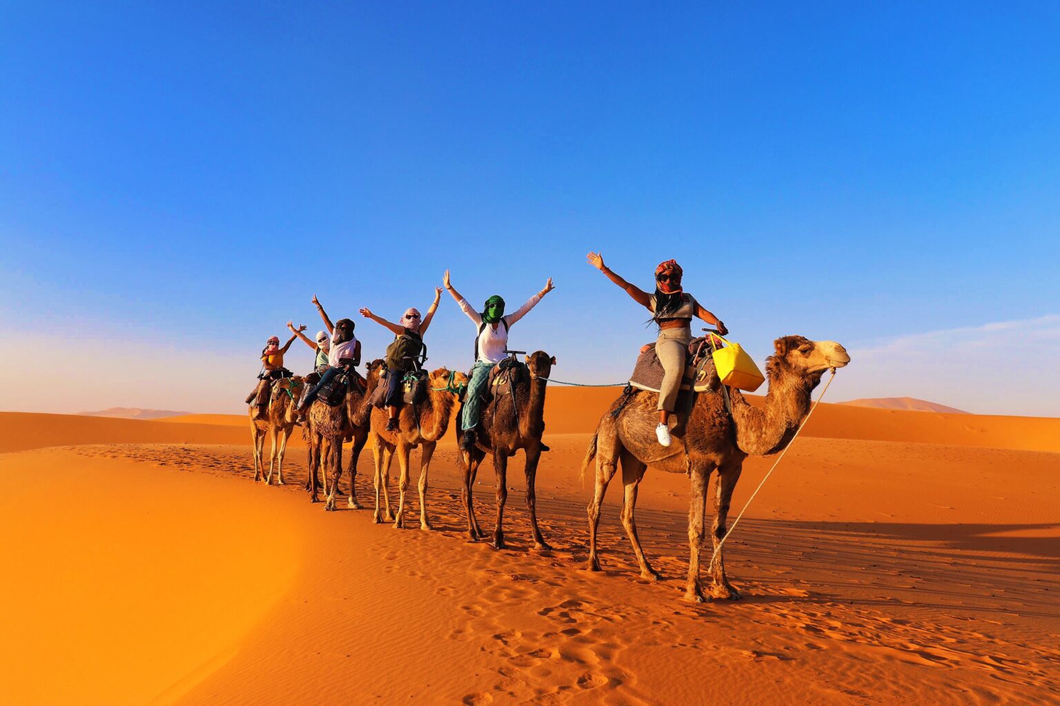 Travelling to different countries. Марокко для туристов. Марокко природа. Путешественники в Марокко. Королевство Марокко.